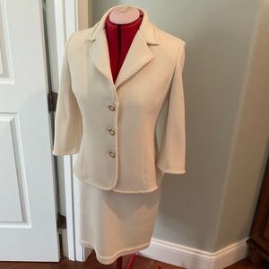 Ivory St John Knit Suit Size 4